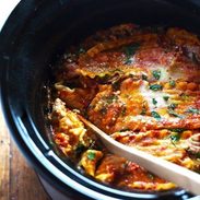 Super Easy Skinny Veggie Crockpot Lasagna - a handful of simple ingredients for a healthy family dinner. | https://power-back.today