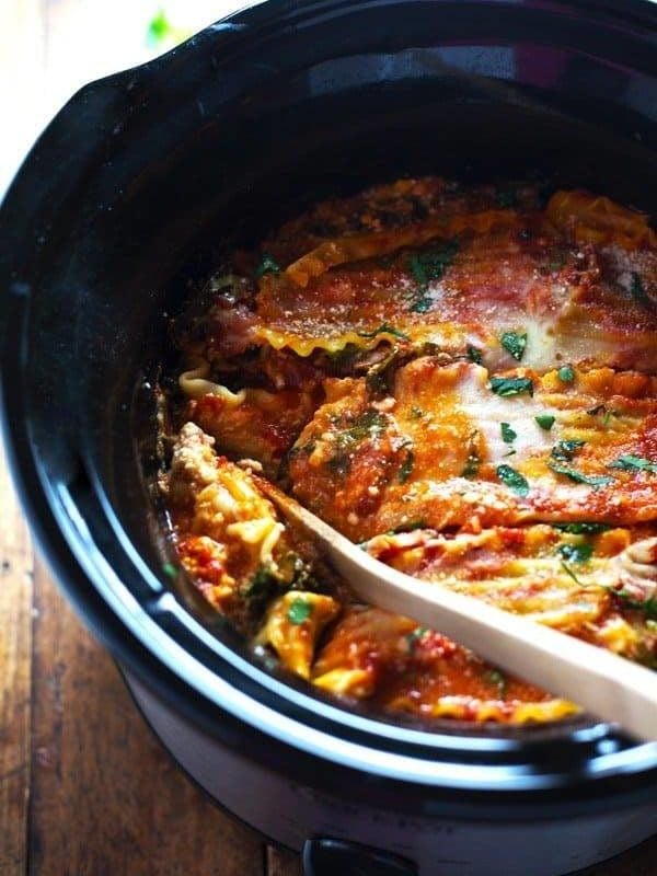 Super Easy Skinny Veggie Crockpot Lasagna - a handful of simple ingredients for a healthy family dinner. | https://power-back.today