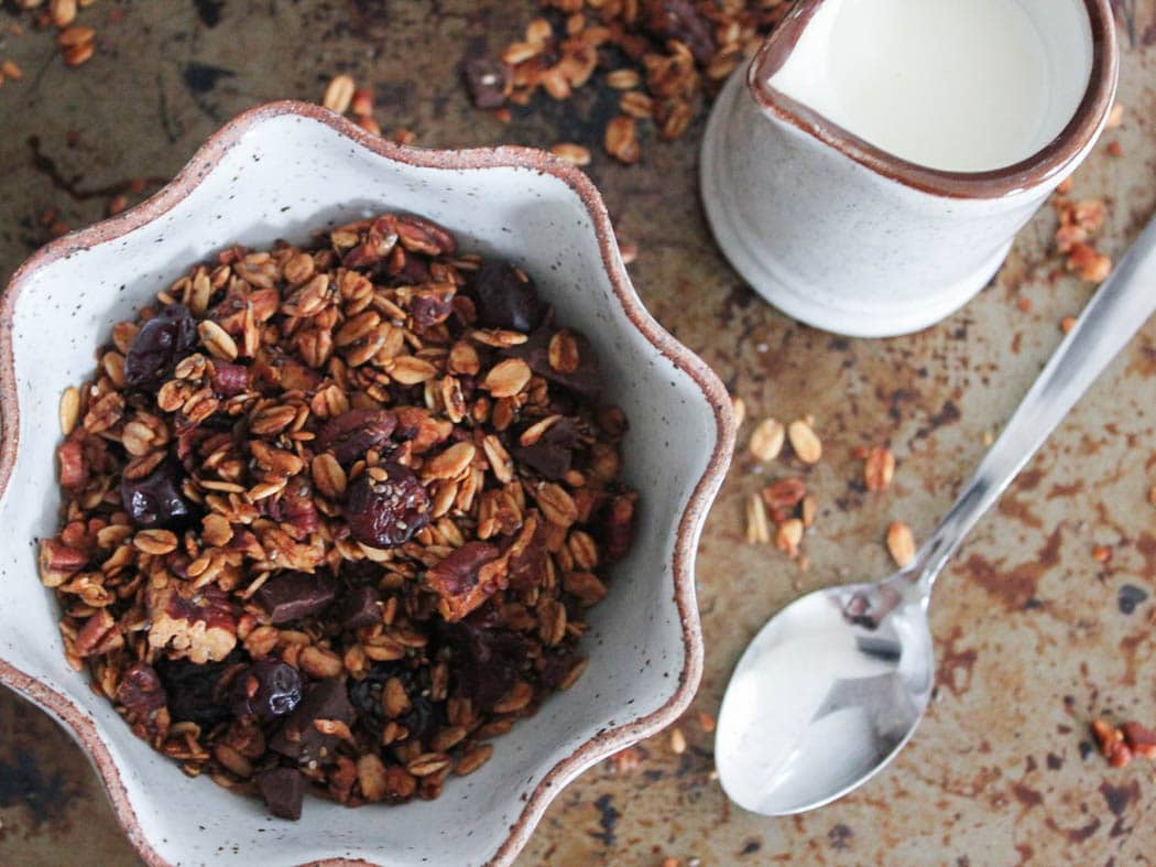 dark-chocolate-cherry-granola-with-crunchy-quinoa-vegan-gluten-free-3