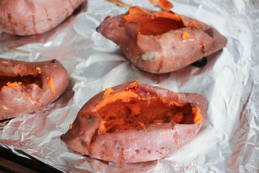 Chipotle-Mashed-Sweet-Potatoes-Stuffed-with-Superfood-Pomegranate-Pistachio-Guacamole-step-5