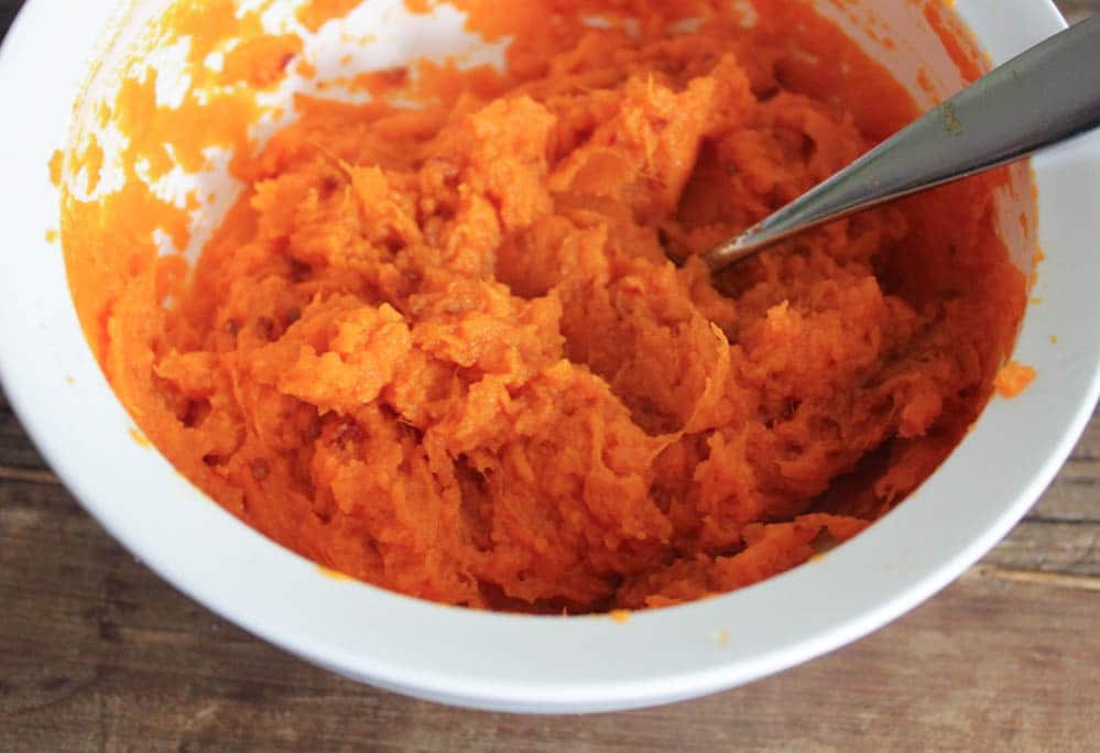 Chipotle-Mashed-Sweet-Potatoes-Stuffed-with-Superfood-Pomegranate-Pistachio-Guacamole-step-6