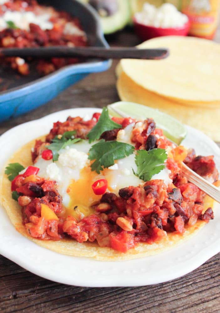 Fiesta-Baked-Eggs-with-Farro-Black-Beans-and-Chicken-Sausage-4
