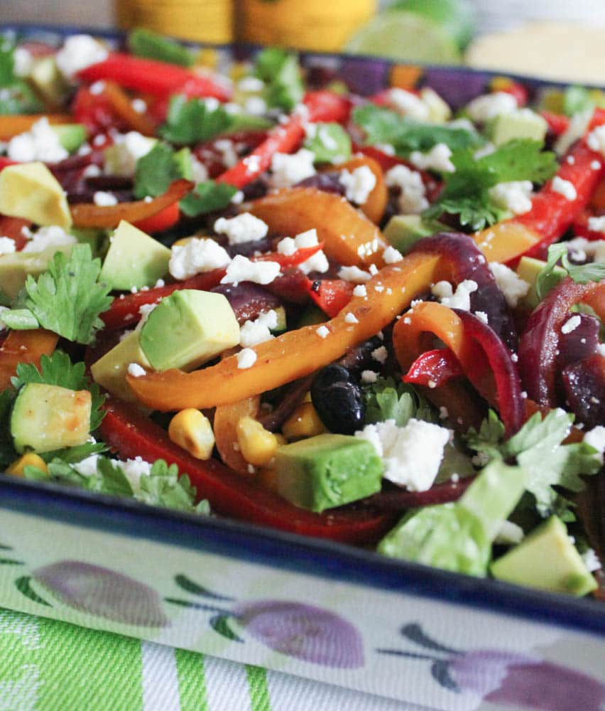 Healthy-Vegetable-Fajita-Salad-with-corn-black-beans-Chipotle-Vinaigrette-2
