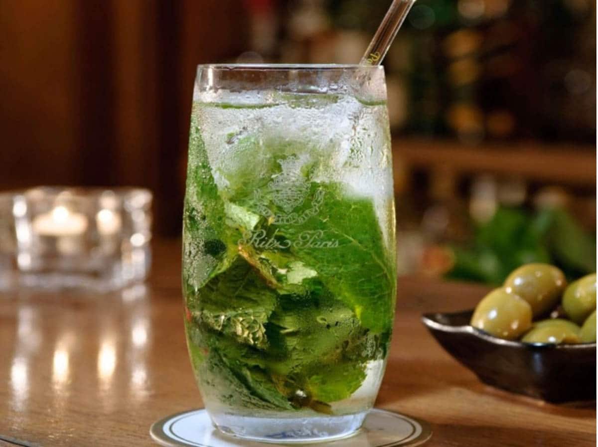 Where-to-drink-in-paris-hemingway-bar