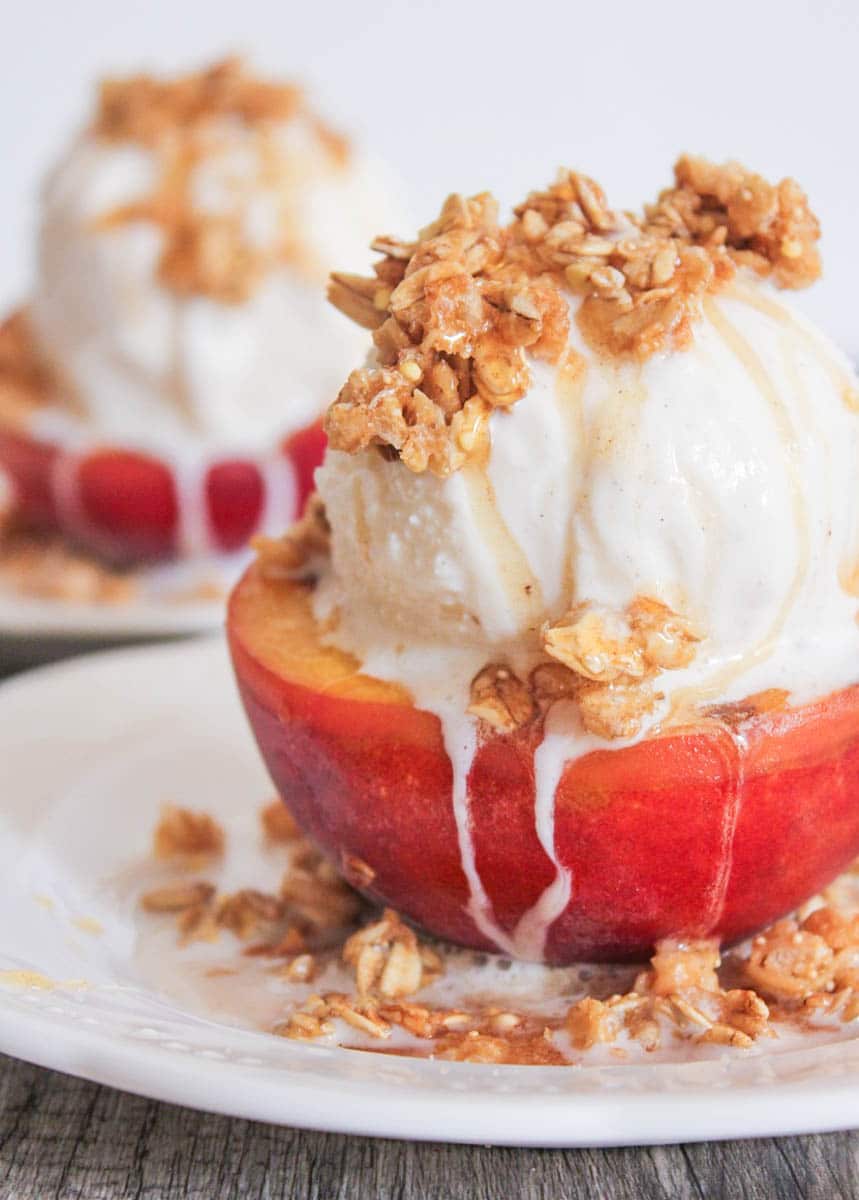 Grilled-Peach-Crisp-Sundaes-with-Cinnamon-Honey-Drizzle-4
