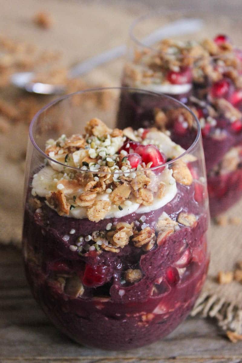 Vegan-Acai-Parfaits-with-fruit-granola-and-hemp-seeds-2