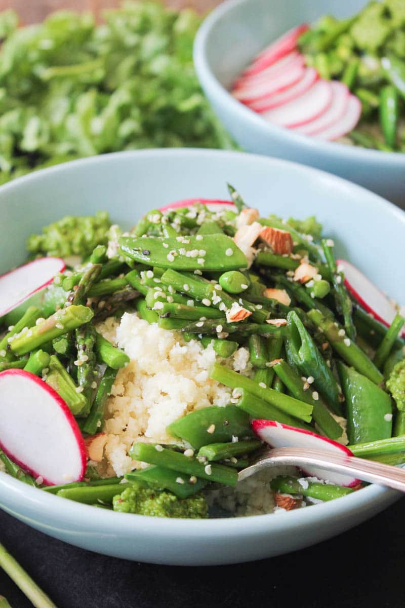 vegan-cauliflower-rice-bowl-with-arugula-pesto-7