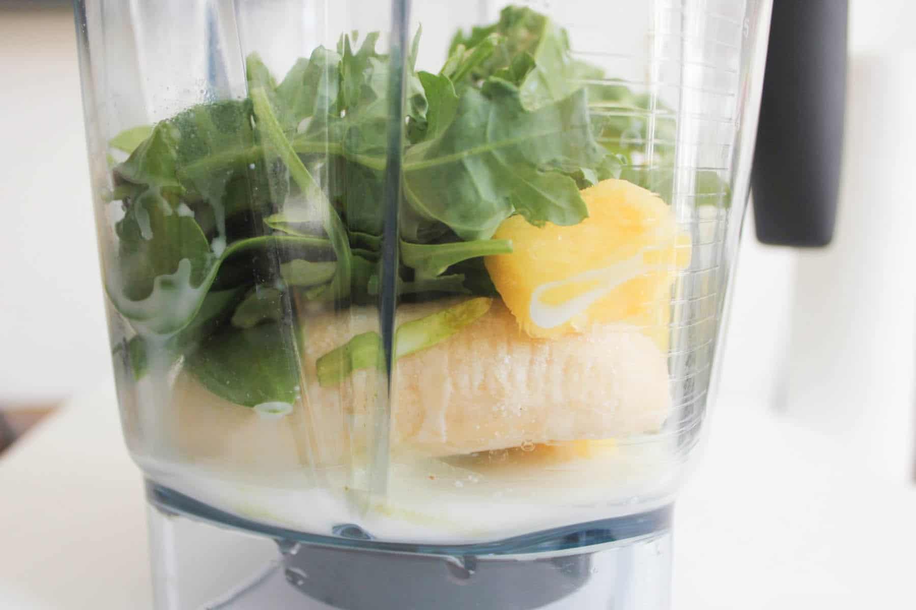 vegan-matcha-colada-smoothie-bowl-step-1