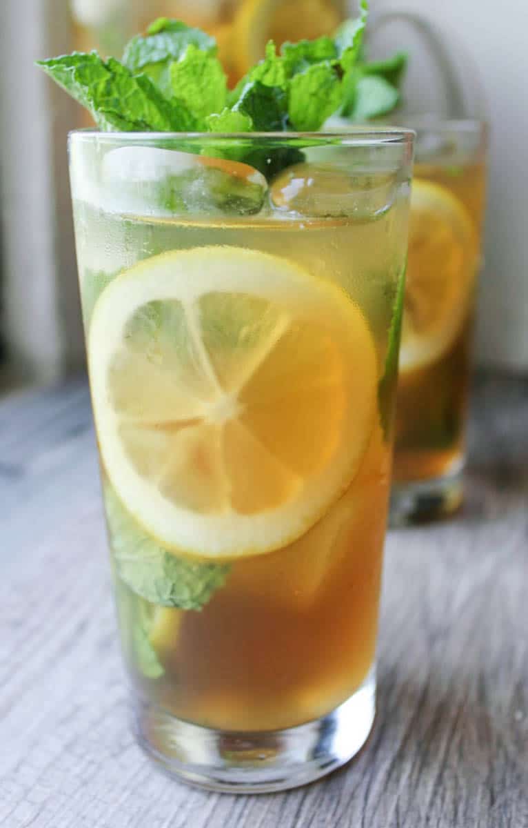 12-Foolproof-Fourth-of-July-Recipes-Lemon-Mint-Iced-Tea