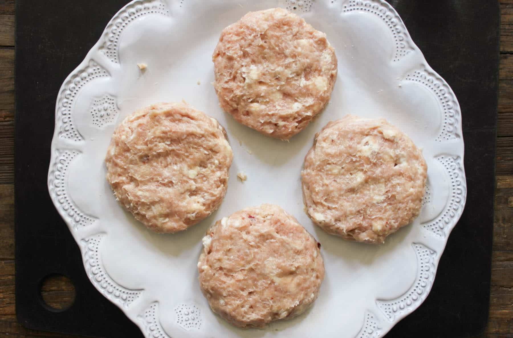 chicken-and-goat-cheese-burgers-with-peaches-corn-and-cherry-tomatoes-step-3